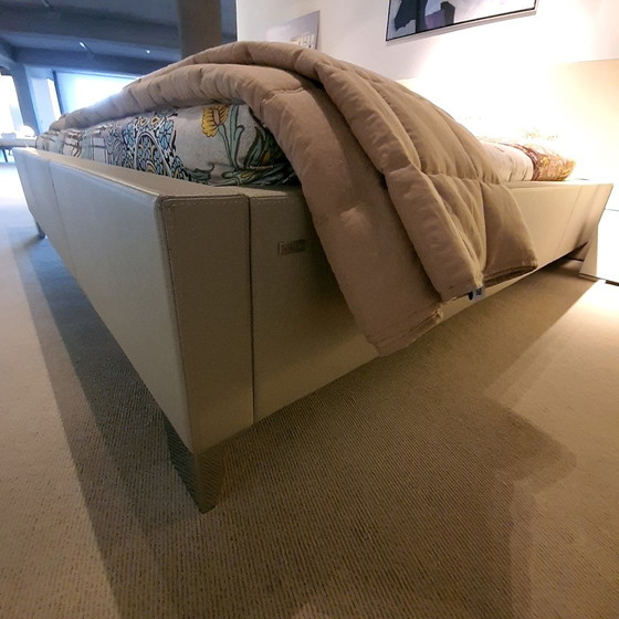 Image 1 of Hülsta Elumo II bed with bedside tables