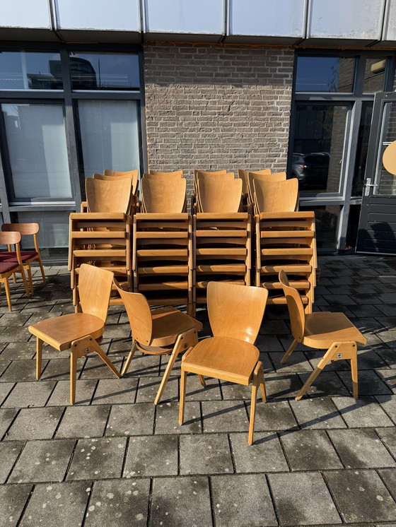 Image 1 of Lotto di 76 sedie impilabili in compensato vintage, Kaderer '60