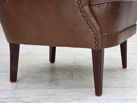 Image 1 of Dänischer Sessel aus den 1960er Jahren, Möbelleder, Beine aus Eschenholz.