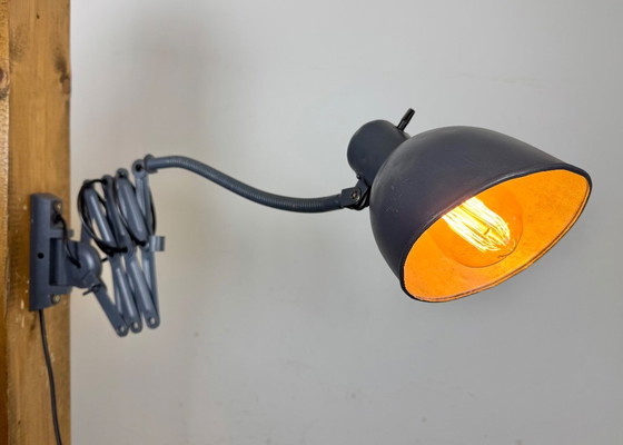 Image 1 of Grijs geschilderde industriële schaarwandlamp, jaren 60