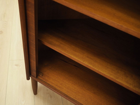 Danish teak corner display cabinet on tapered legs, 1960s – Wood (photo 8 of 12)