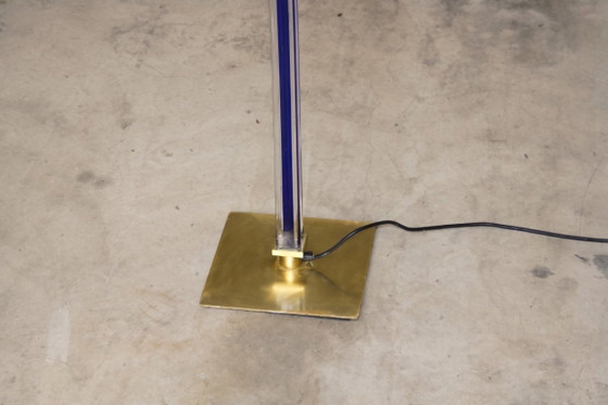 Lampadaire Venini “Tolboi”, verre Murano lattimo et bleu cobalt, signé, Doré (photo 4 sur 6)