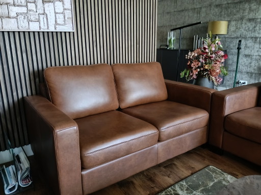 Banks – bankjes, Leather (photo 2 of 5)