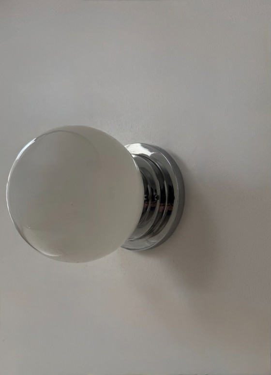 Image 1 of Paire d'appliques vintage moderniste art déco, chrome et opaline, France, 1930