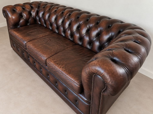 Auténtico Sofá Chesterfield de 3 Plazas – Cuero Marrón Oscuro