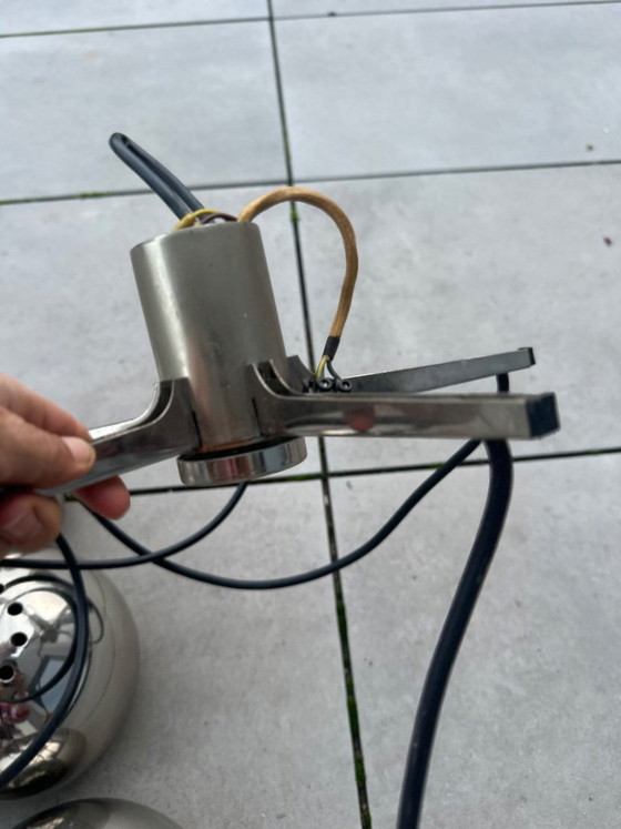 Pendelleuchte mit fünf sphärischen Chromschirmen, Pendelleuchten, Metall, Silber, Mid Century Modern (Foto 7 von 12)