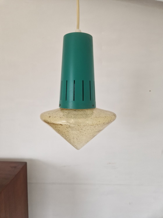 Image 1 of Deux lampes pendantes vintage de l'ère atomique