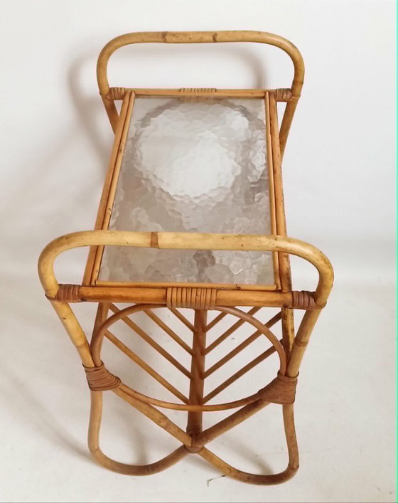 Image 1 of Table d'appoint et porte journaux Rotin Années 60