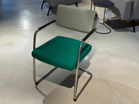 Image 1 of Ensemble de salle à manger Trump / Duck / Jive