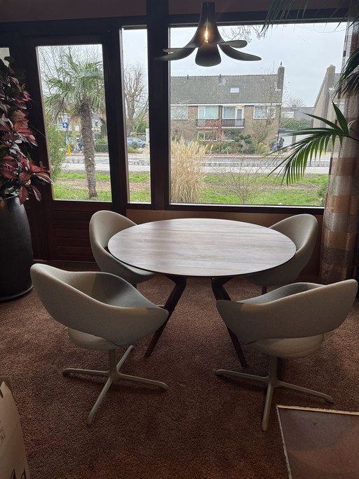 Very nice dining table Lakri, European walnut natural oil.