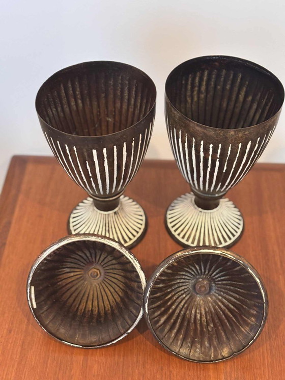 Image 1 of Vintage Franse metalen urnen met deksels