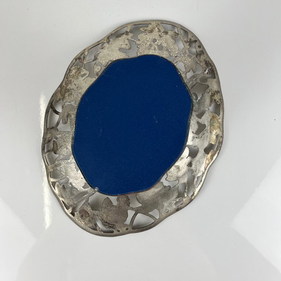 Openwork metal bowl with vine leaf and grape motif, 20th century. – Decorative Objects, Vintage (photo 11 of 11)