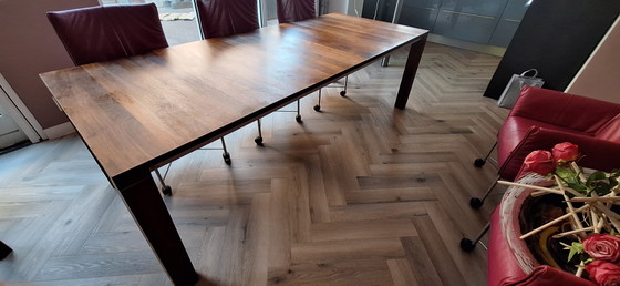 Leolux Vivre Large dining table – Wood (photo 5 of 7)