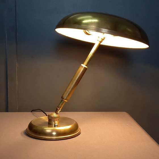 Image 1 of Lampe de table au design iconique signée Giovanni Michelucci