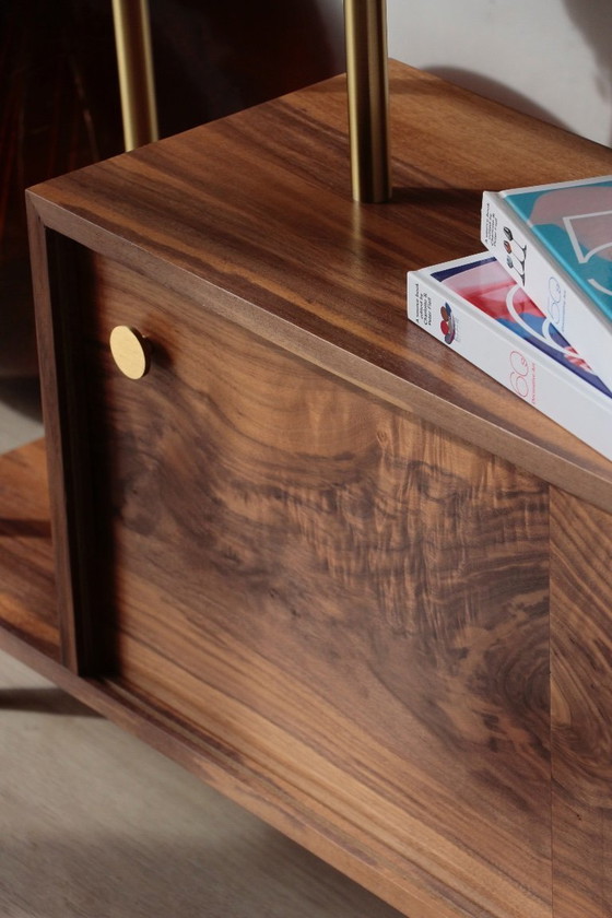 Image 1 of Divisorio per ambienti illuminato - Noce e ottone