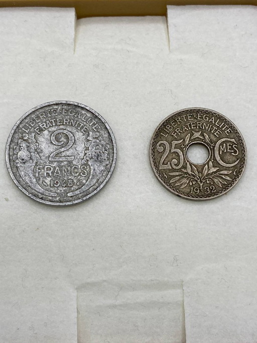 Lot of 2 French coins – 2 Francs 1948 Morlon – 25 Centimes 1932 Lindauer – decoratieve objecten, Aluminium