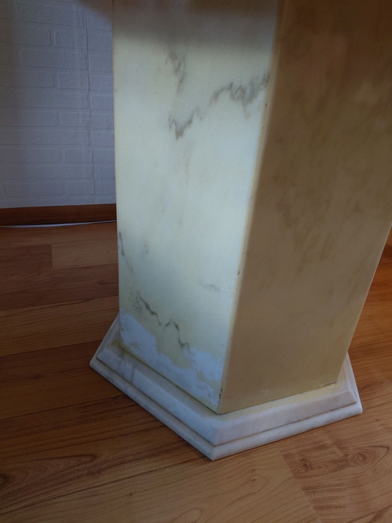 Marble dining table, 1970s, Italian., Creme (photo 5 of 6)