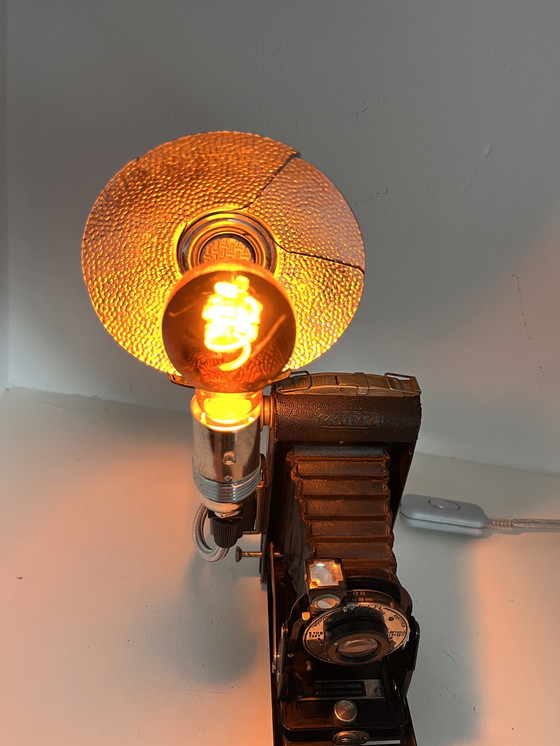 Image 1 of Lamp van balgcamera uit jaren veertig 
