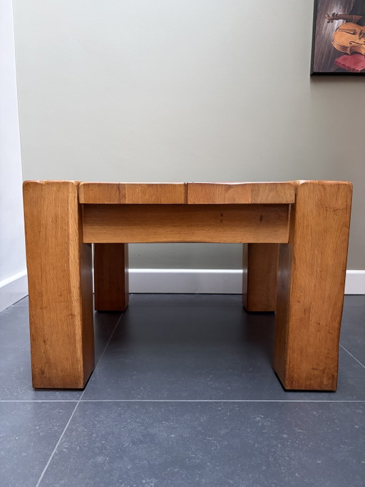 table basse robuste en bois de style brésilien vintage