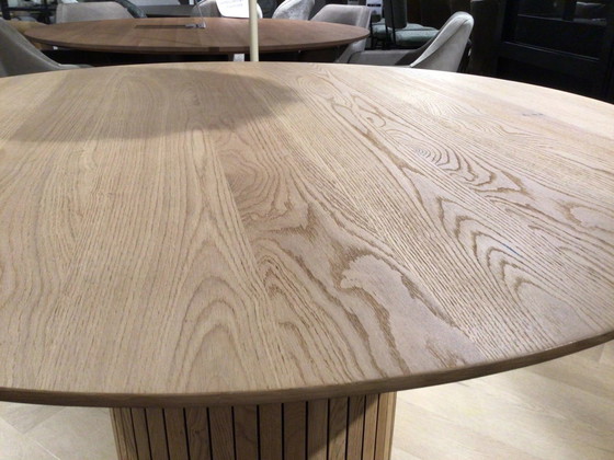 Image 1 of Henders and Hazel Pavie Esstisch - Ø140