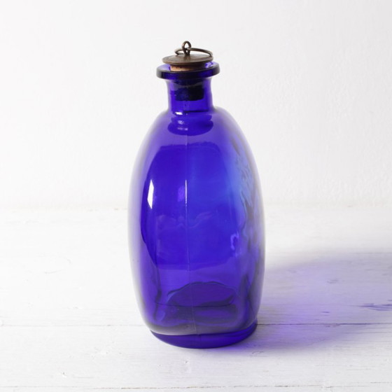 Image 1 of Zeldzame vintage kobaltblauwe karaf / Glazen fles uit het midden van de 20e eeuw met kurk / Ruda Glasbruk / Zweden / jaren 70