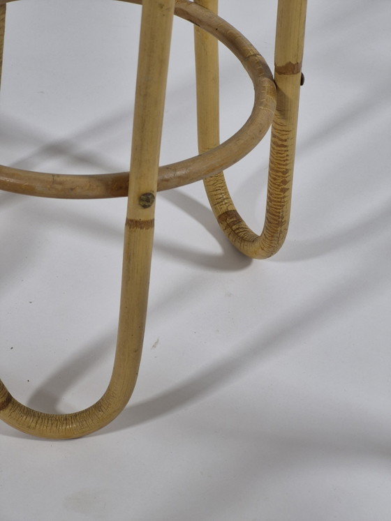 Vintage bloemenkrukje van bamboe uit het midden van de vorige eeuw met bloemenstandaard van ijsglas. – Zuil (photo 14 of 15)