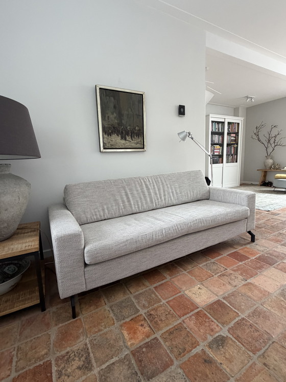 Image 1 of Beautiful 2.5-seater sofa from Zuiver