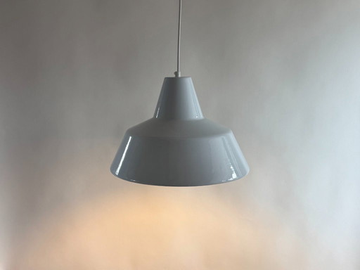 Lampada da fabbrica Louis Poulsen tipo 19540
