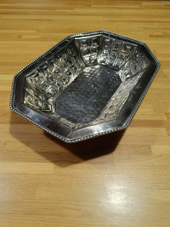 Image 1 of Vintage achthoekige metalen fruitschaal | Decoratief middelpunt in mid-century stijl