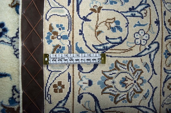 Image 1 of Alfombra oriental Nain 9La anudada a mano con contenido de seda - 303 x 197 cm