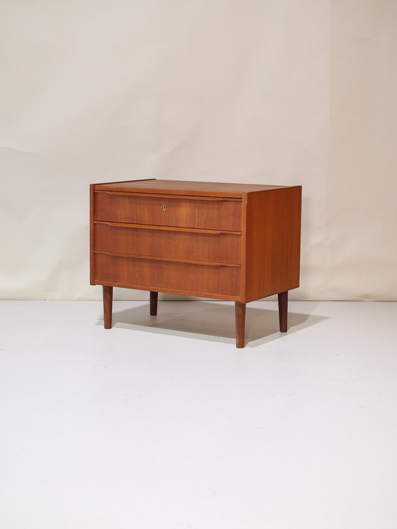 Image 1 of (2x) Petite commode en teck vintage danoise