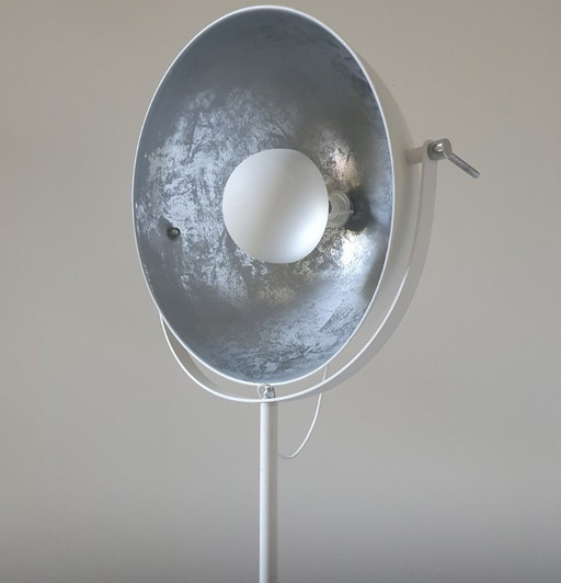 Retro Stehlampe in Weiß und Silber
