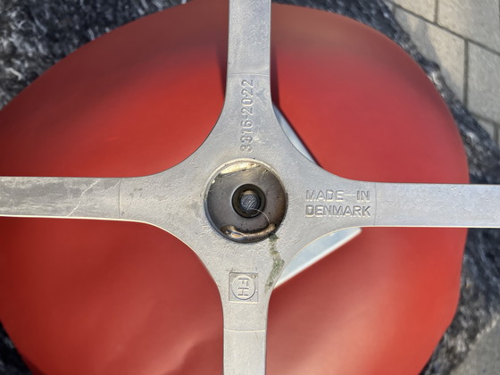 Image 1 of Silla Fritz Hansen Swan en cuero rojo indio, ¡¡¡NUEVA!!!