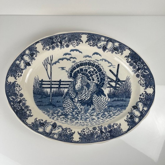 Image 1 of Grande piatto ovale vintage in terracotta blu con decoro a forma di tacchino