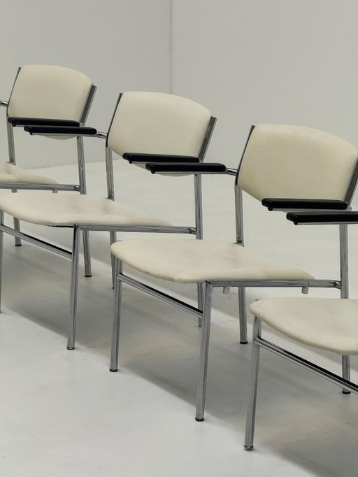 Gijs van der Sluis fauteuils in wit leer