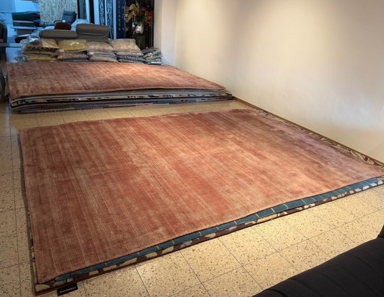 Leolux Patna Tapis Burgundy 240 x 340, Rose (photo 5 sur 8)
