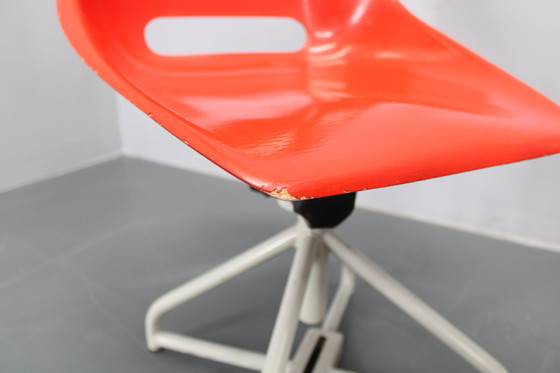 Image 1 of 1960er Jahre Miroslav Navratil Satz von acht Stühlen aus Fiberglas für Vertex, Tschechoslowakei