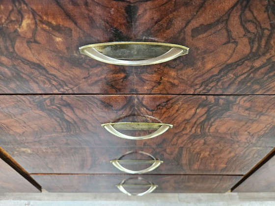 Image 1 of Art Deco dressoir in walnoot en licht walnoot.
