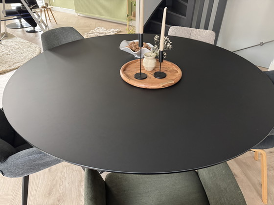 Image 1 of Eettafel rond 159cm met Fenix Arpa HPL en stalen X-poot