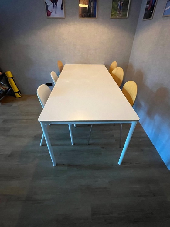 Image 1 of Table de salle à manger Muuto blanche, piètement en stratifié/contreplaqué, 190 x 85 cm