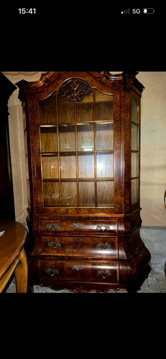 Image 1 of Barocker Bauchschrank