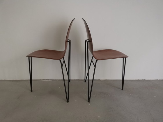 Paires de chaises tripodes par Enzo Strada pour Mobili Barovero – Mobili Barrovero, Chaises de salle à manger (photo 2 of 12)