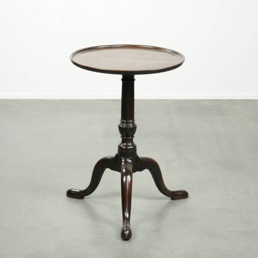 Charmante antieke Engelse ronde bijzet/ wijntafel uit eind 18e/ begin 19e eeuw met een prachtige diep en warm patina