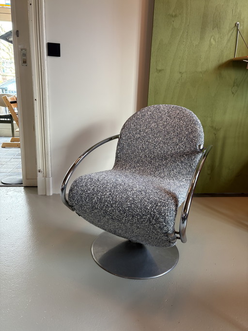 Silla Fritz Hansen Verner Panton 123 con reposabrazos