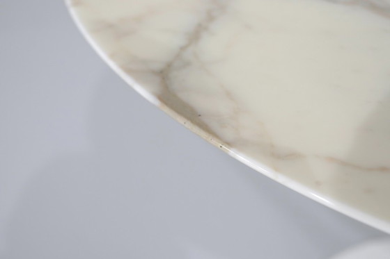 Image 1 of Tavolo da pranzo in marmo Tulip di Eero Saarinen per Knoll International.