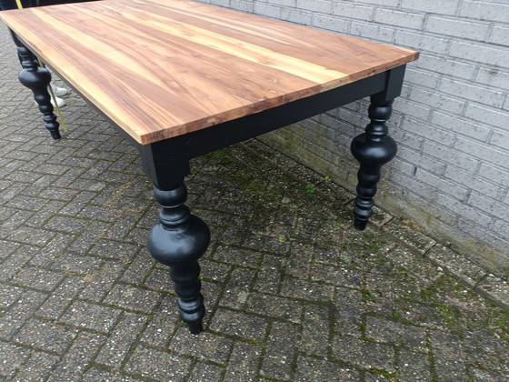 Image 1 of Beautiful dining table