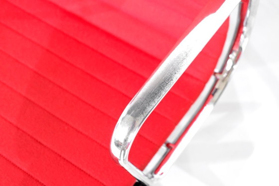 Image 1 of Conjunto de sillones EA 117 de Charles Ray Eames para ICF USA 1969.