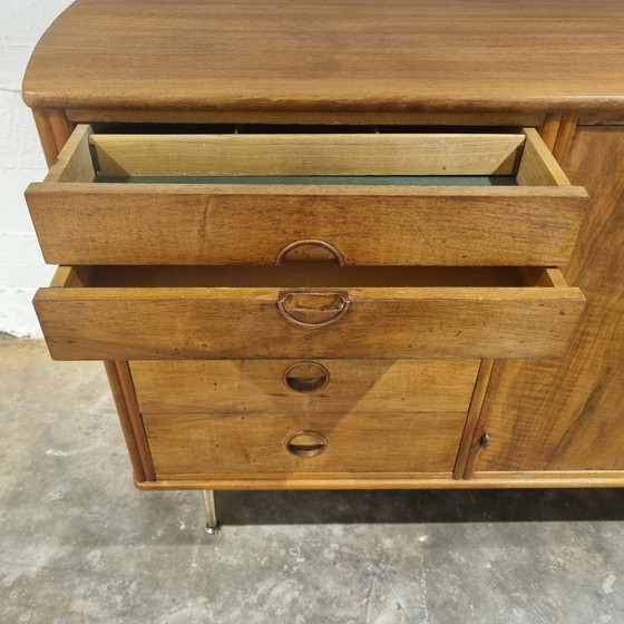 Image 1 of Credenza Fristho di William Watting, in noce e ottone, anni '50.