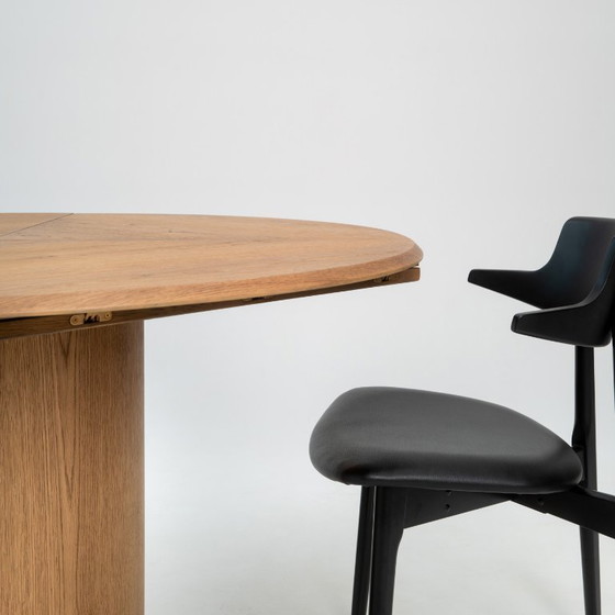 Image 1 of TABLE ROUND/SQUARE QUAD0 Natural Oak – Simple Table, Amazing Function