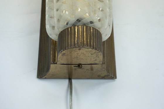 Image 1 of Grande applique simple Art Déco en laiton et plexiglas. Italie, années 1930